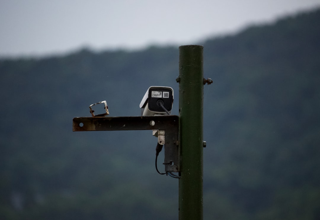 Celular ao Volante 2026: Multas, Pontos e Defesas para cada uso